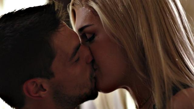 Ts sucks bf before bareback fucking in couple