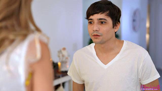 Giving My Stepmom A Creampie For Christmas - S3:E9