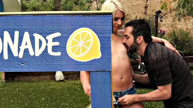 Petite Blonde Teen Gives A Blowjob and Hardcore Fuck With Her Lemonade