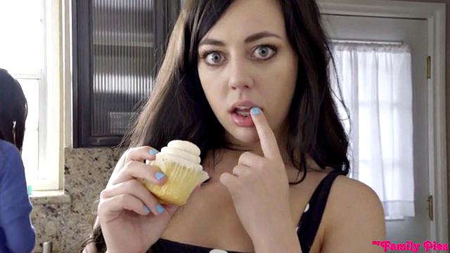 Cupcake Creampie - S4:E4