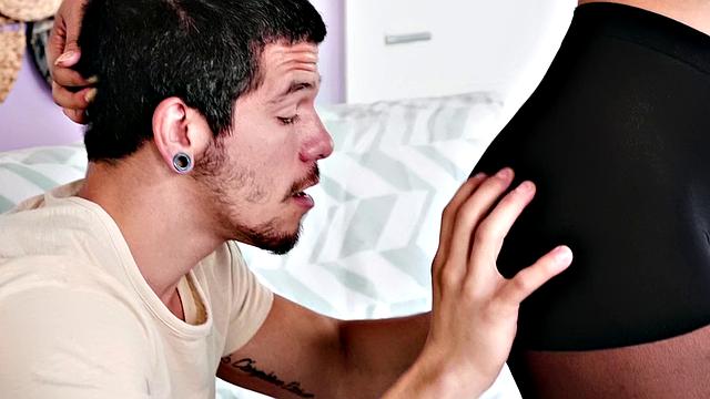 Spanish Lessons: A kinky milf gets her natural tits and pussy licked in reverse cowgirl pose