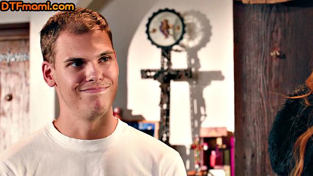 Busty ginger gets doublepenetrated