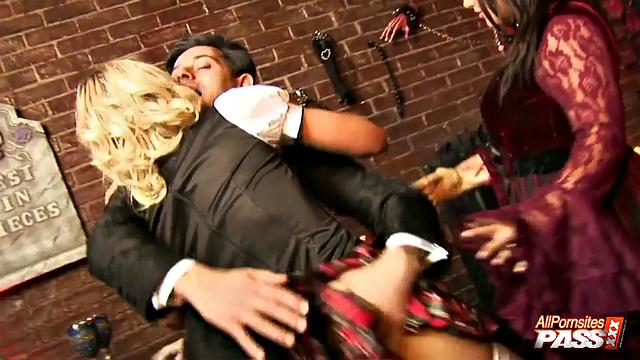 Submissive having a threesome