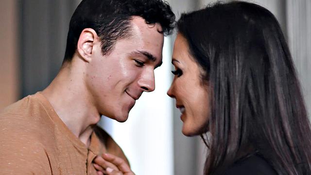 Lustful Hormonal Stud Has Strong Desire For His Hot Stepmom