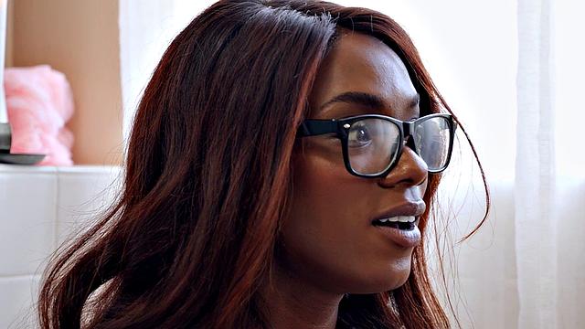 Naughty tattooed MILF gets her trimmed pussy licked in the bathtub