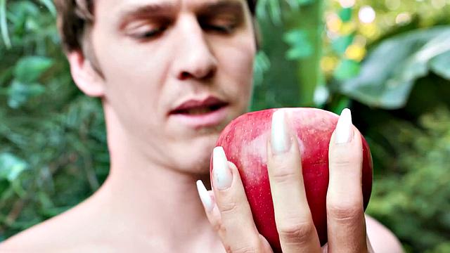 Сэйдж Ру и Эйвери Ласт жарко трахаются на свежем воздухе, страсть транссексуалов зашкаливает