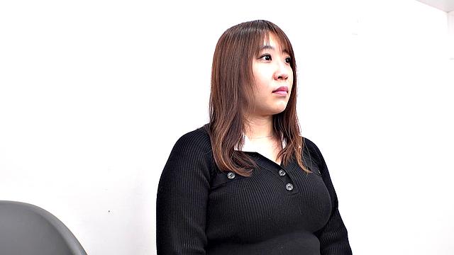 Thick And Busty Rumi Kawasaki In First Porn Scene