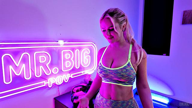 Slimthick Vic Has a Craving