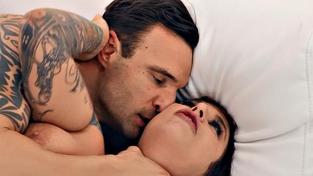 A tattooed babe give a rough doggy-style pounding and a cumshot on the couch