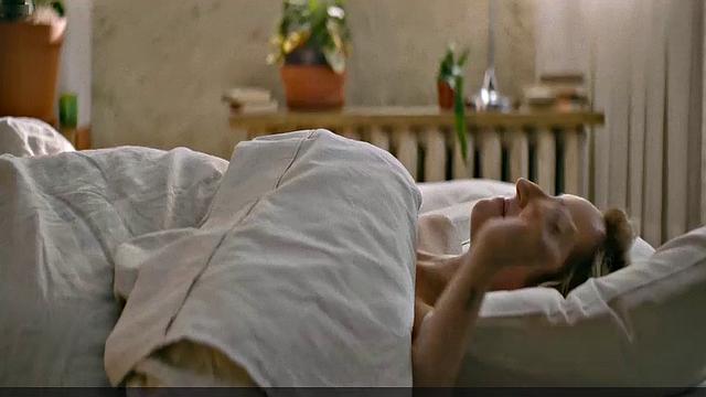 Zoe Lister-Jones nude sex