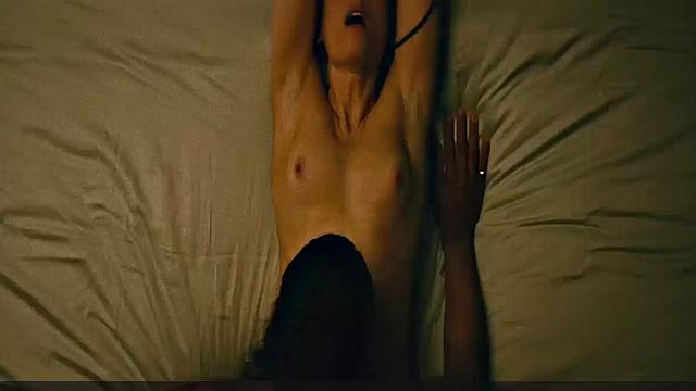 Zoe Lister-Jones nude sex