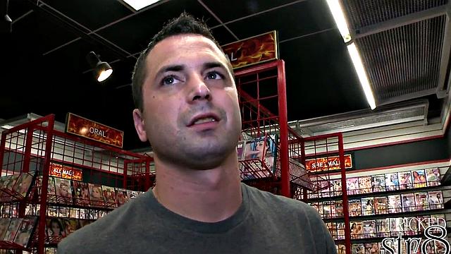 Straight gloryhole baited