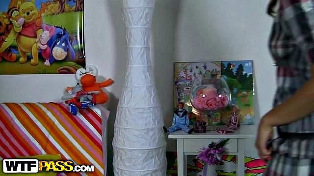 Naked girl using big sex toys