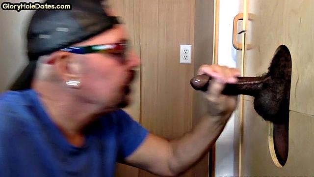 BBC-loving gay deepthroating at gloryhole