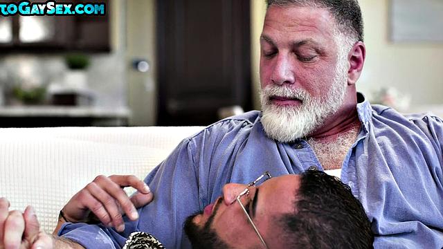 Tattooed and pierced bottom barebacked in DILF 3some