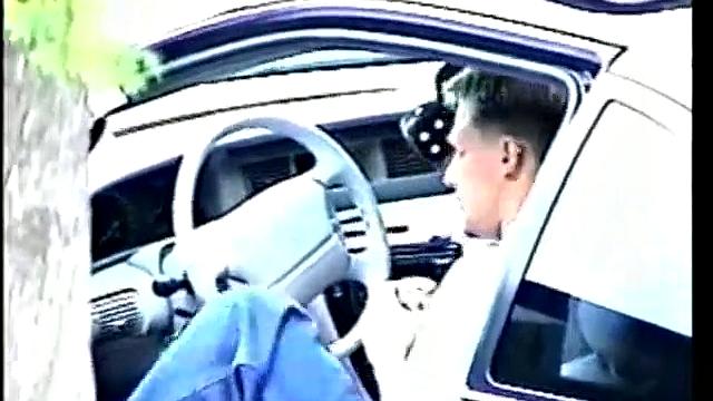 Парни трахаются с игрушками и кончают друг другу в рот