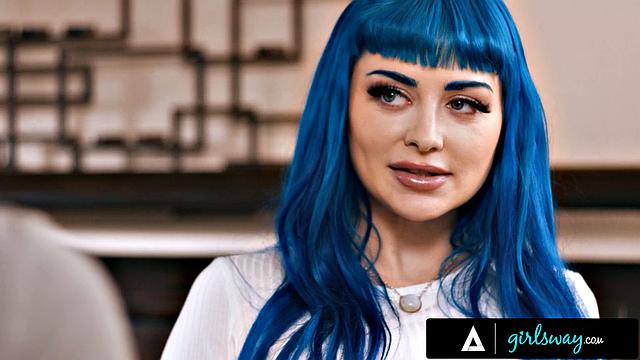 Дестини Мира учит соседку Джуелз Блу кончать струйно прямо на кровати, страсть зашкаливает!