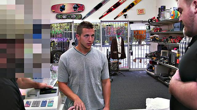 Real pawnshop amateur stud fucked in office