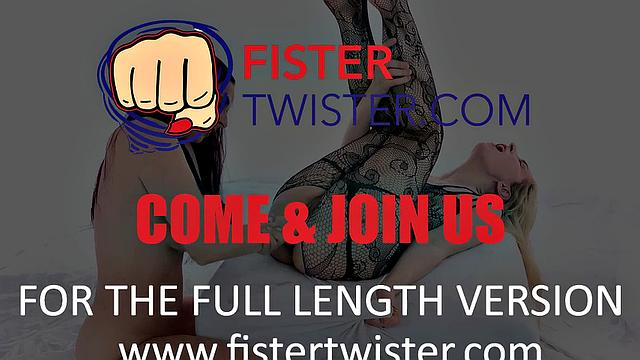 рыжая глубоко фистит выбритую блондинку