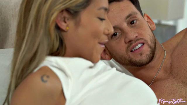 In My Stepmom's Bed - S2:E1