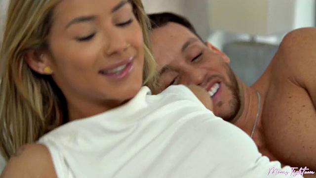 In My Stepmom's Bed - S2:E1