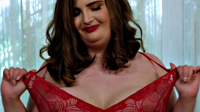 XL Girl Sylvia Bateman: Sexy & Thick