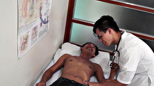 Nippon enema twink toyed by kinky doctor in infirmary