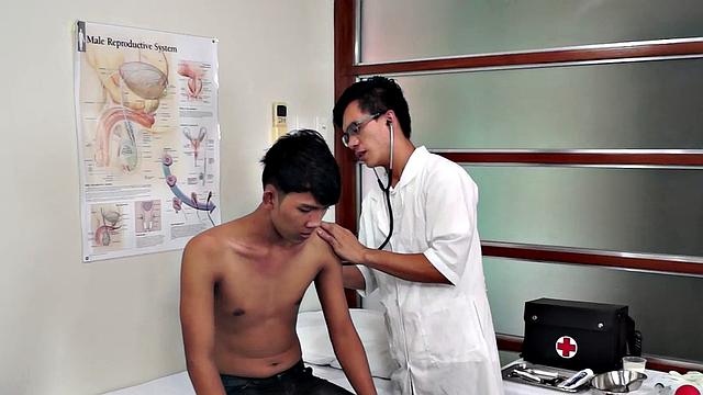 Nippon enema twink toyed by kinky doctor in infirmary