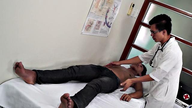 Nippon enema twink toyed by kinky doctor in infirmary