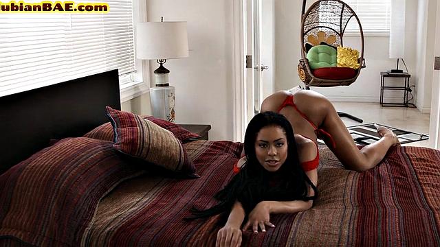 Pussypounding fit nubian after teasing in lingerie