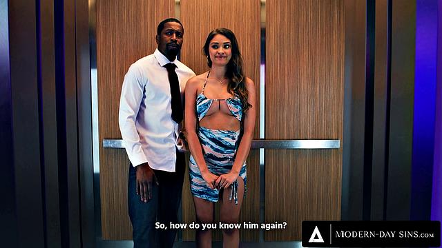 Два злобных жеребца трахнули Гизель Бланко в лифте, так что эхо по всему дому разнеслось!