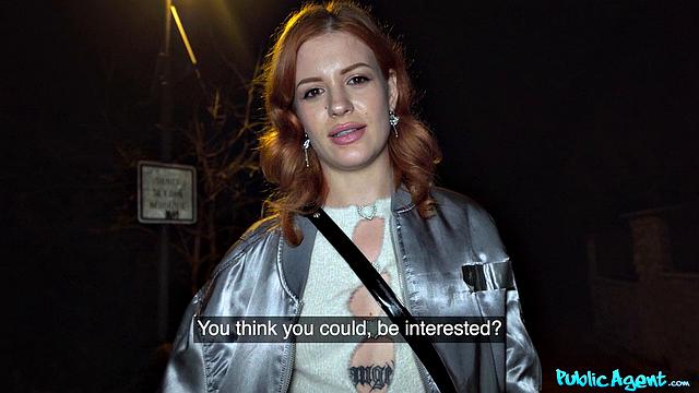 рыжая с тату сосёт и сквиртит во время жёсткого траха