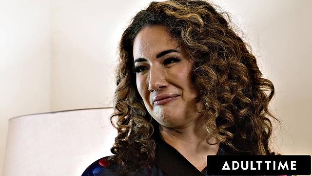 ADULT TIME - Big Naturals Besties Arabelle & Sarah First Time Pussy Eating & Scissoring