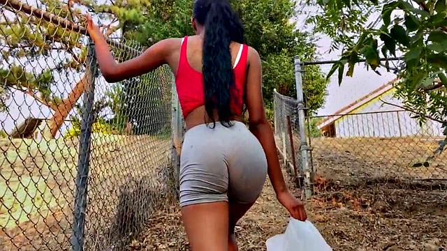 Pickedup ebony babe riding pov boyfriend in erotic couple