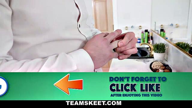 Хрупкая Грэйси получает по лицу от отчима у бассейна