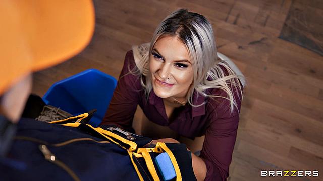 офисная страсть берет верх: камерон не может устоять перед большим членом