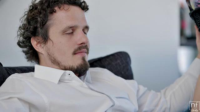 Busty Bunny - Season 15: Episode 6