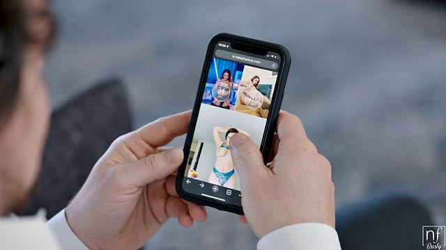 рыжая с большими сиськами делает глубокий минет