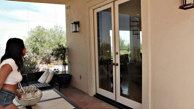 Crazy Horny Fan Breaks Into Rappers Home & BBC Railed - Reyna Belle - Dogfart