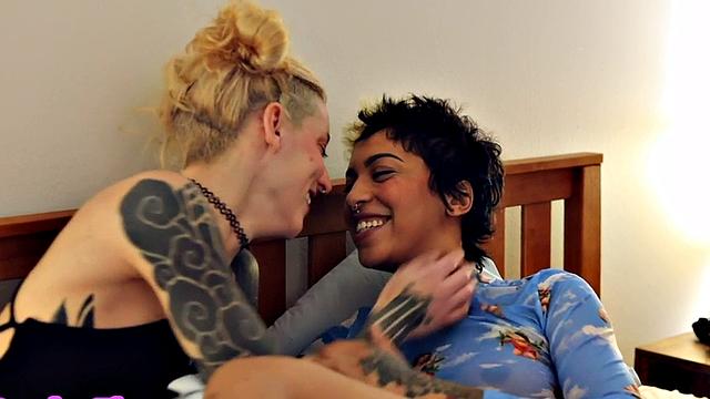 Tattooed lesbian babes enjoy pussyeating sex at home