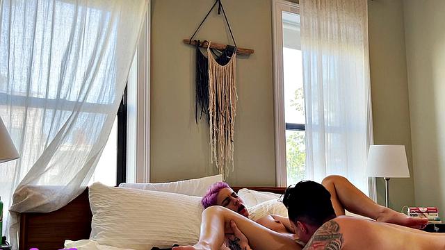 Amateur queer licks n fingers GFs pussy at home