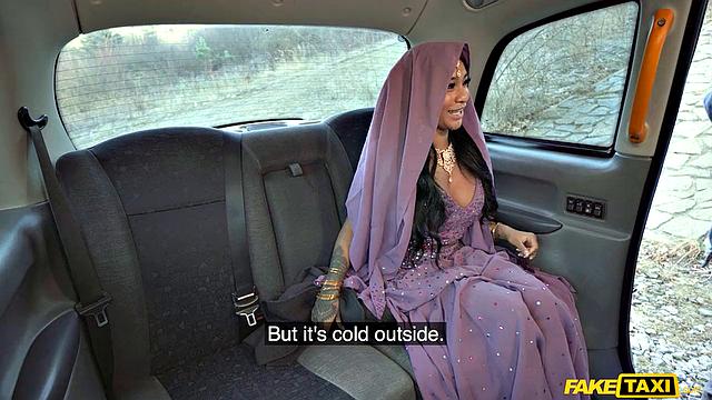 азиатская медсестра трахает таксиста и не собирается останавливаться