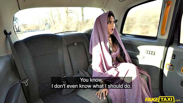 азиатская медсестра трахает таксиста и не собирается останавливаться