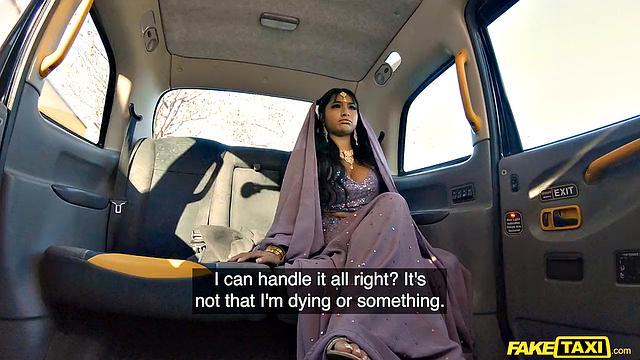 азиатская медсестра трахает таксиста и не собирается останавливаться