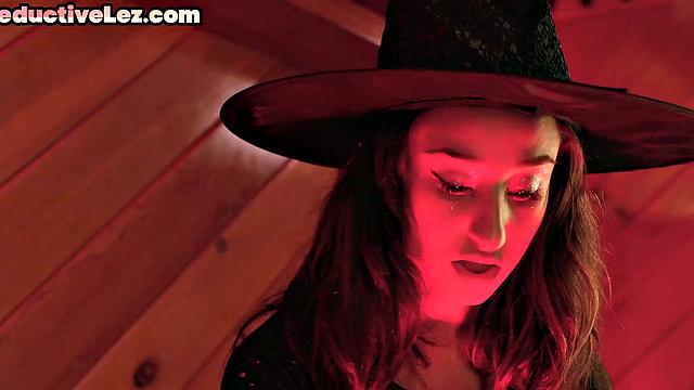 Curvy witchy babe in lingerie scissoring 21yo GF