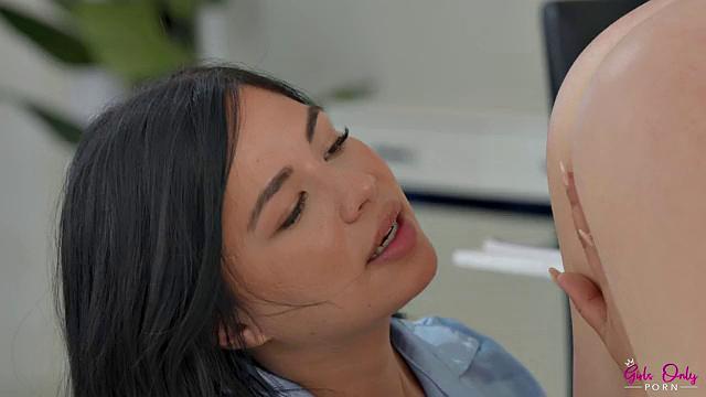 My Hot Secretary - S13:E3
