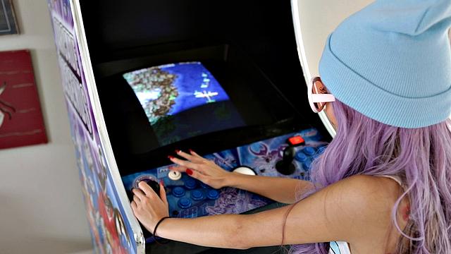 Asian Pussy Arcade Play