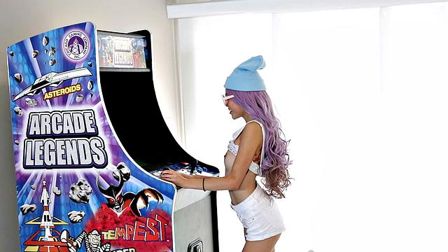 Asian Pussy Arcade Play