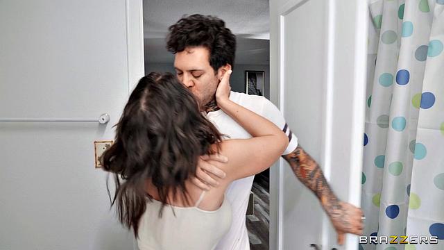 Two's Cumpany, Threesome's A Crowd