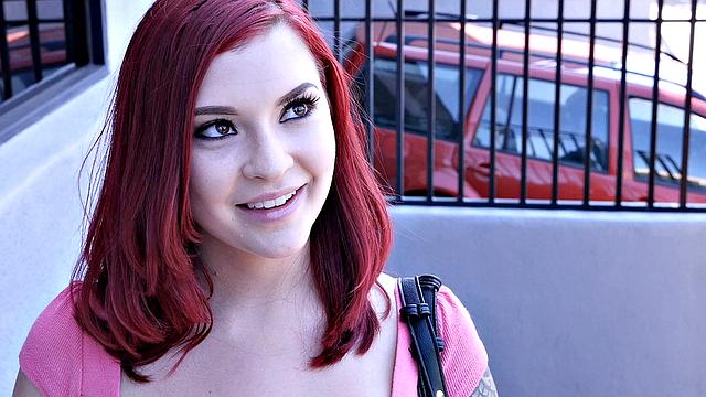 рыжая решила не скучать без мужа - завела роман с bbc